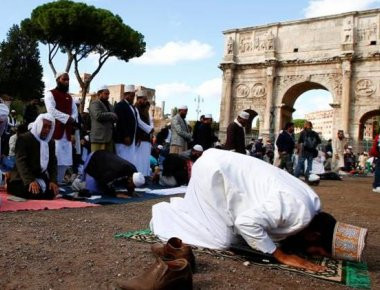 Ηγετικό στέλεχος μουσουλμάνων στην Ιταλία: «Ο βιασμός στην αρχή πονάει αλλά στη συνέχεια η γυναίκα τον απολαμβάνει»!